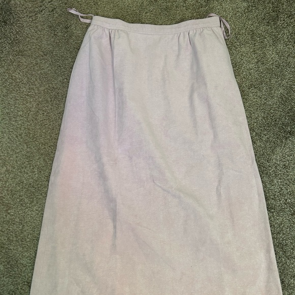 Vintage Lavender Women’s Blazer and Skirt Suit Set - Picture 6 of 7